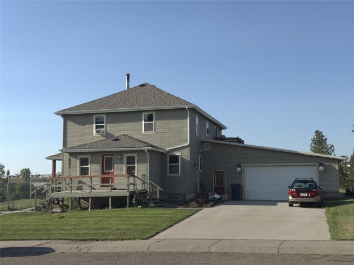 Picture of Home For Sale in Colstrip, Montana, United States