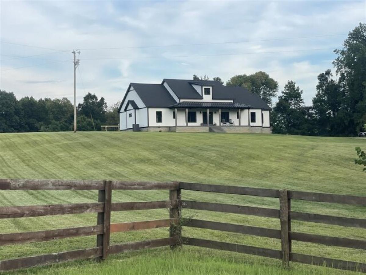 Picture of Home For Sale in Brownsville, Kentucky, United States