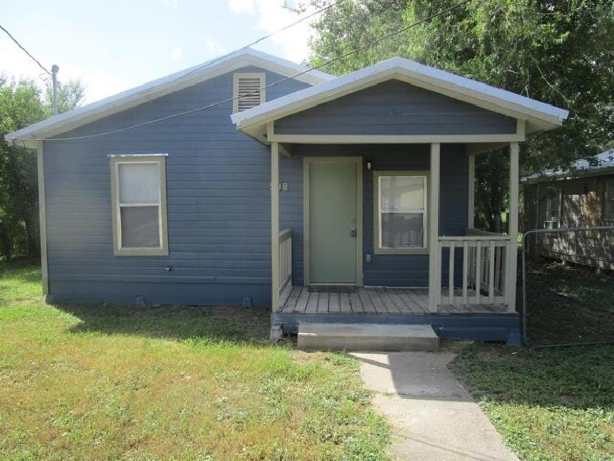 Picture of Home For Sale in Beeville, Texas, United States