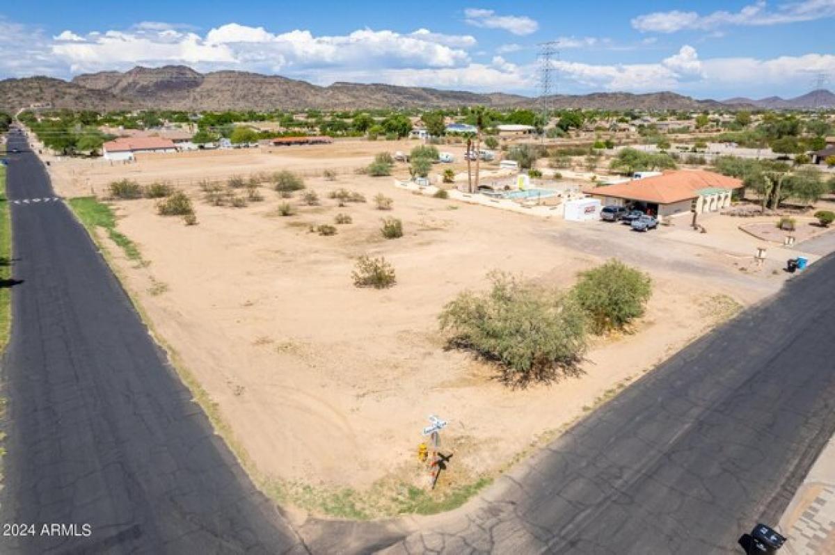 Picture of Residential Land For Sale in Glendale, Arizona, United States