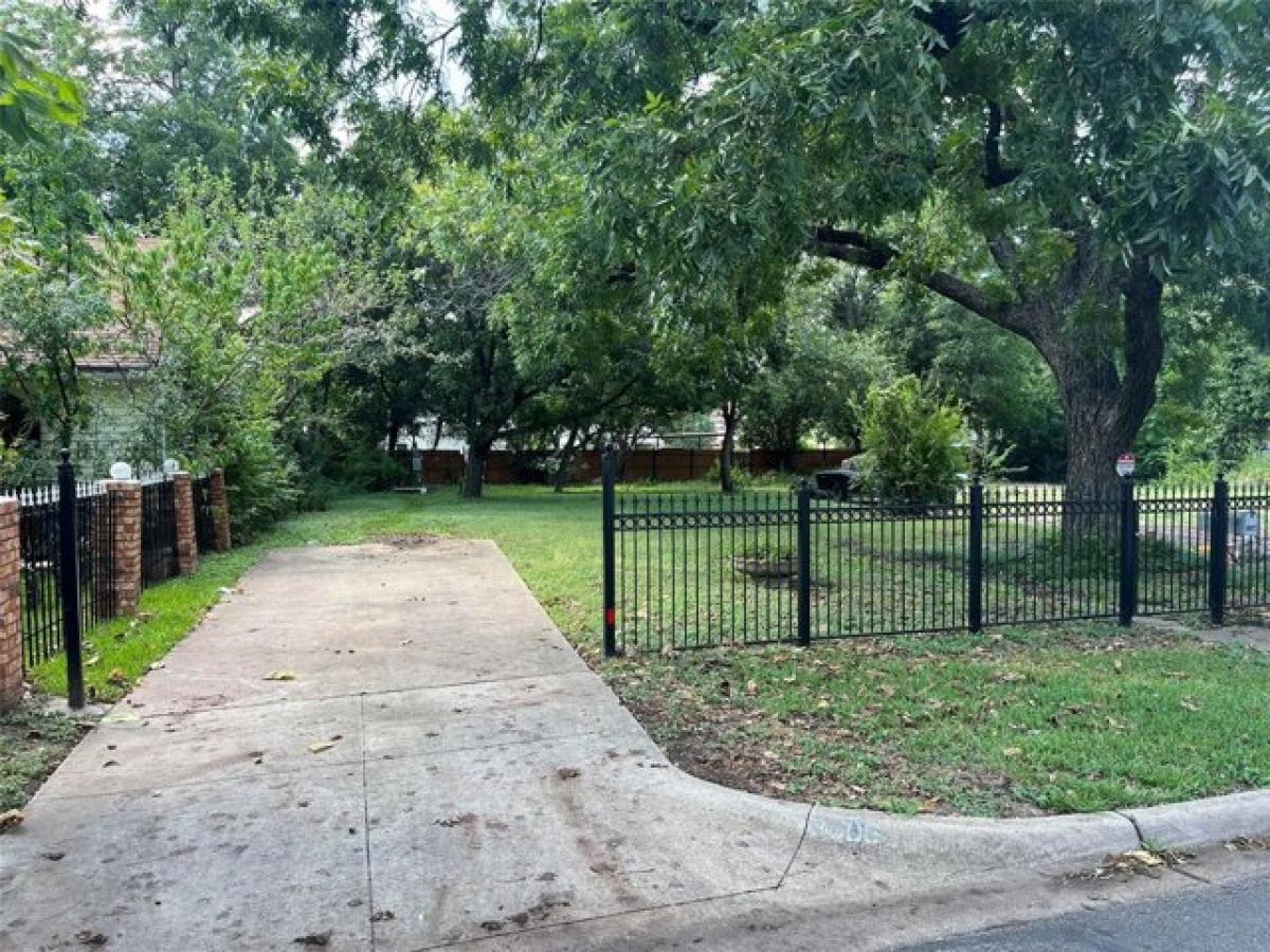 Picture of Residential Land For Sale in Dallas, Texas, United States