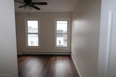 Home For Rent in Newark, New Jersey