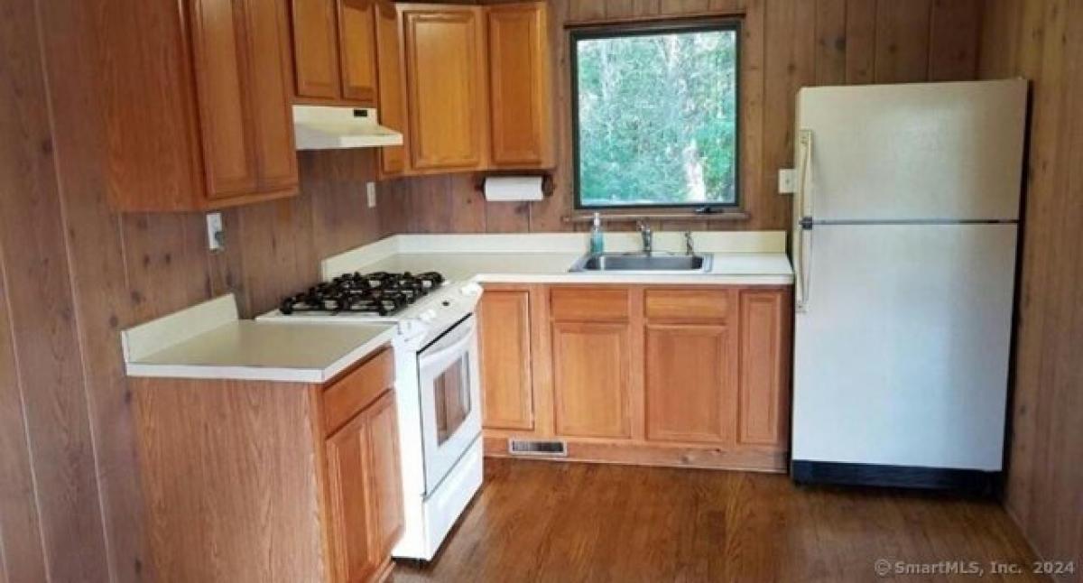 Picture of Home For Rent in Newtown, Connecticut, United States