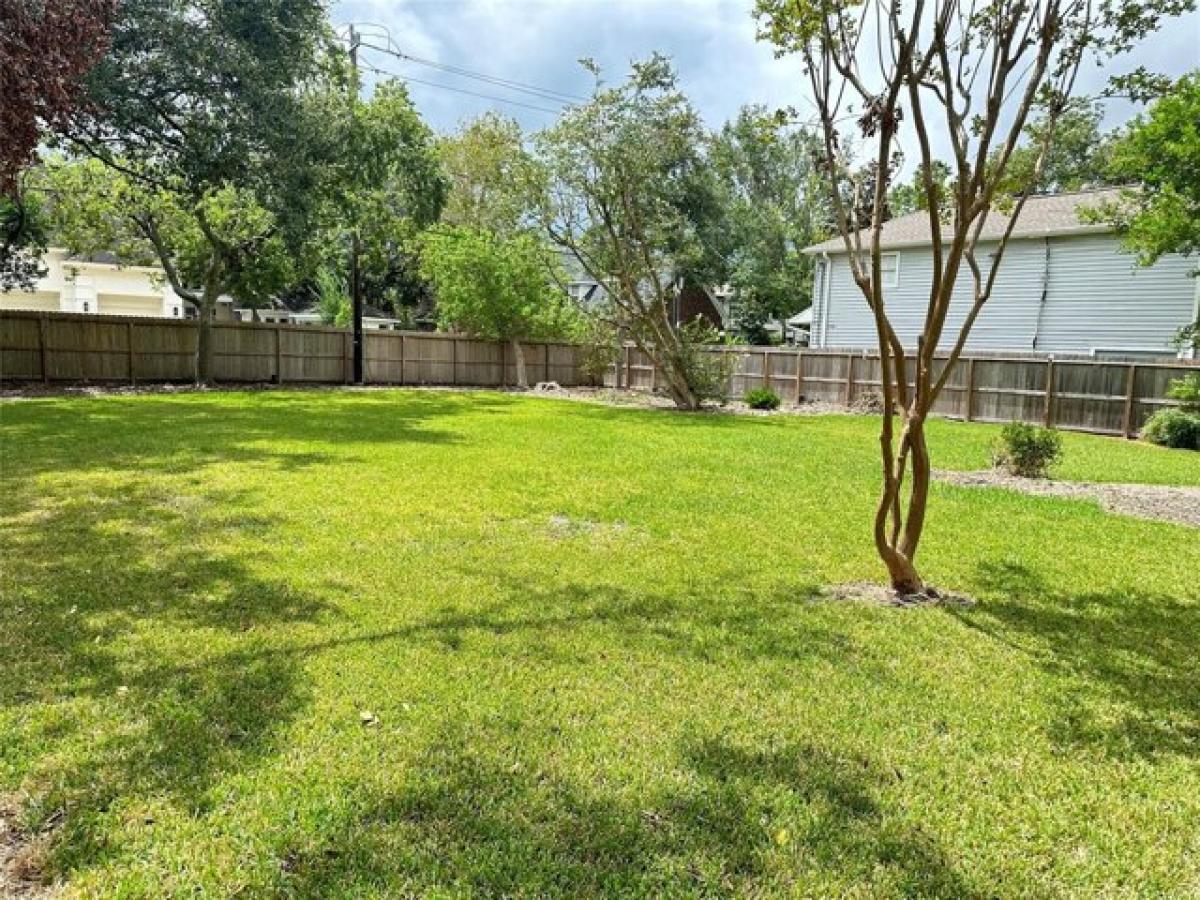 Picture of Residential Land For Sale in Bellaire, Texas, United States