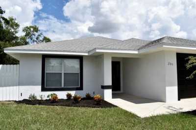 Home For Sale in Dundee, Florida