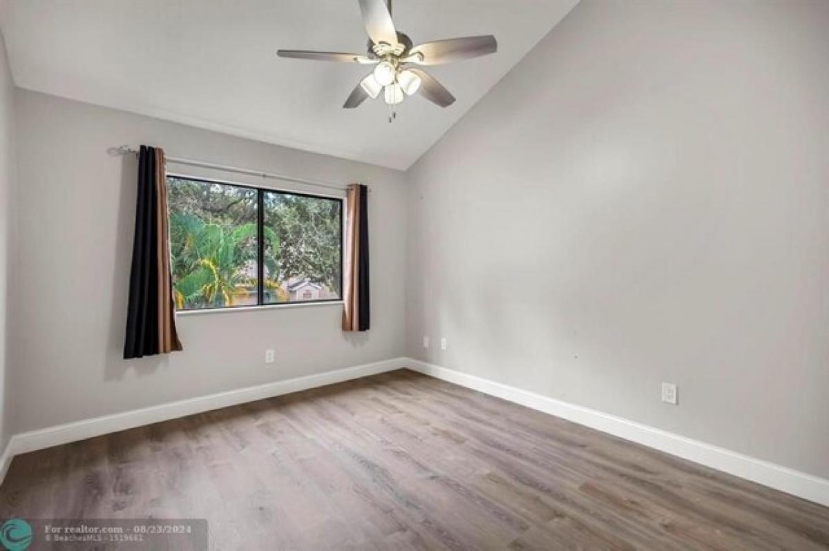 Picture of Home For Sale in North Lauderdale, Florida, United States