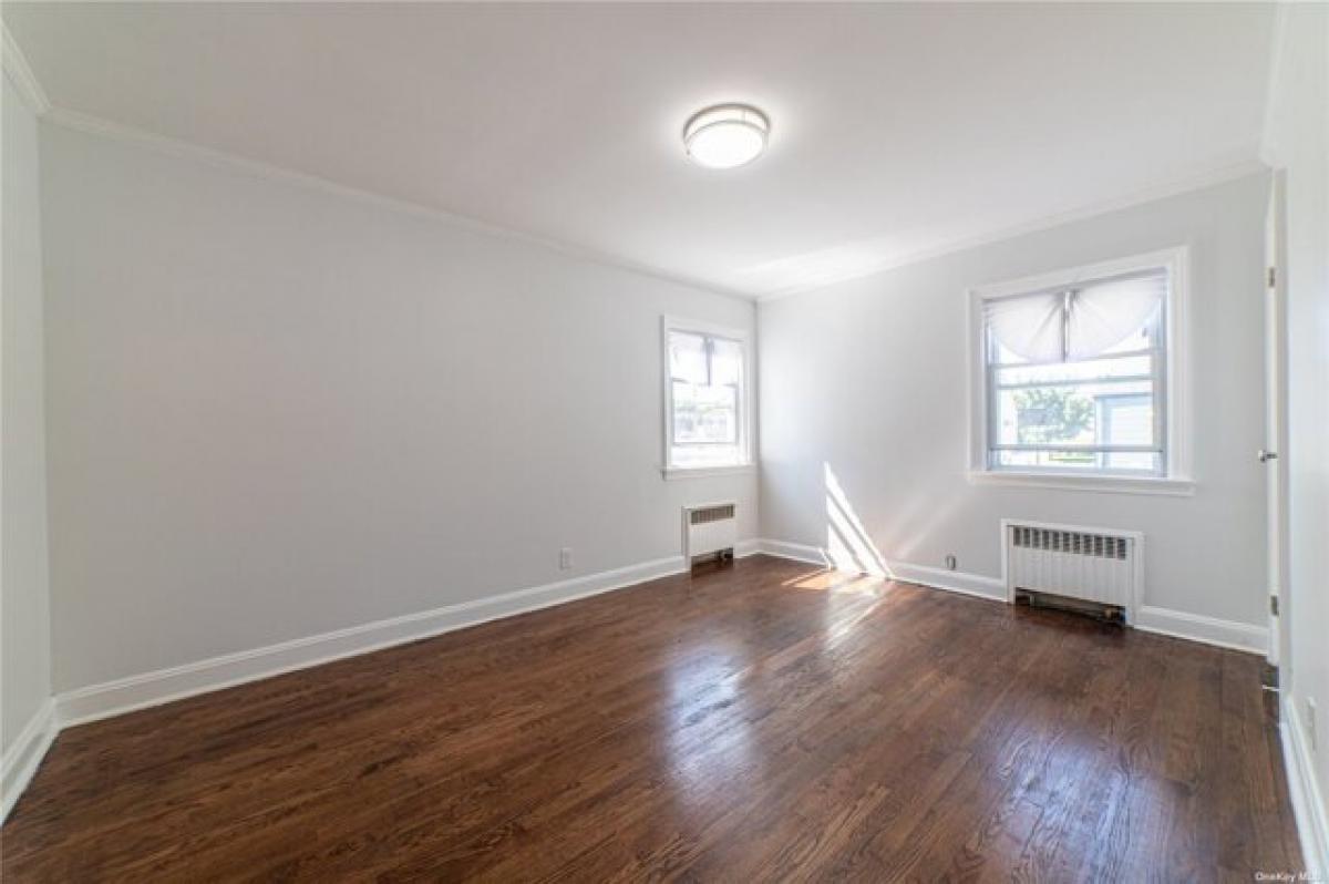 Picture of Home For Rent in Lynbrook, New York, United States