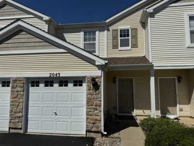 Home For Rent in Carpentersville, Illinois