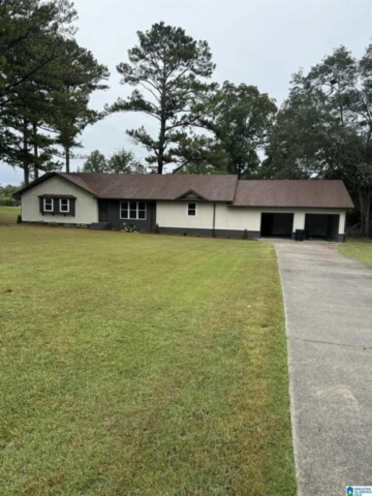 Picture of Home For Sale in Clanton, Alabama, United States