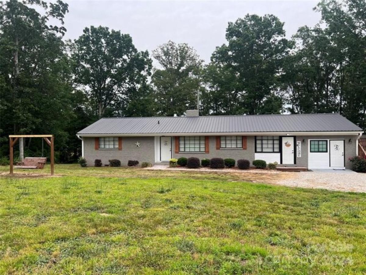 Picture of Home For Sale in Pageland, South Carolina, United States