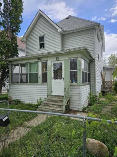 Home For Sale in Waterloo, Iowa