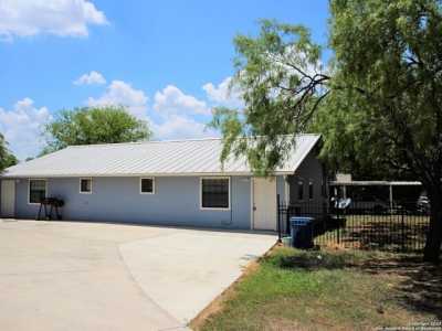 Home For Rent in Floresville, Texas