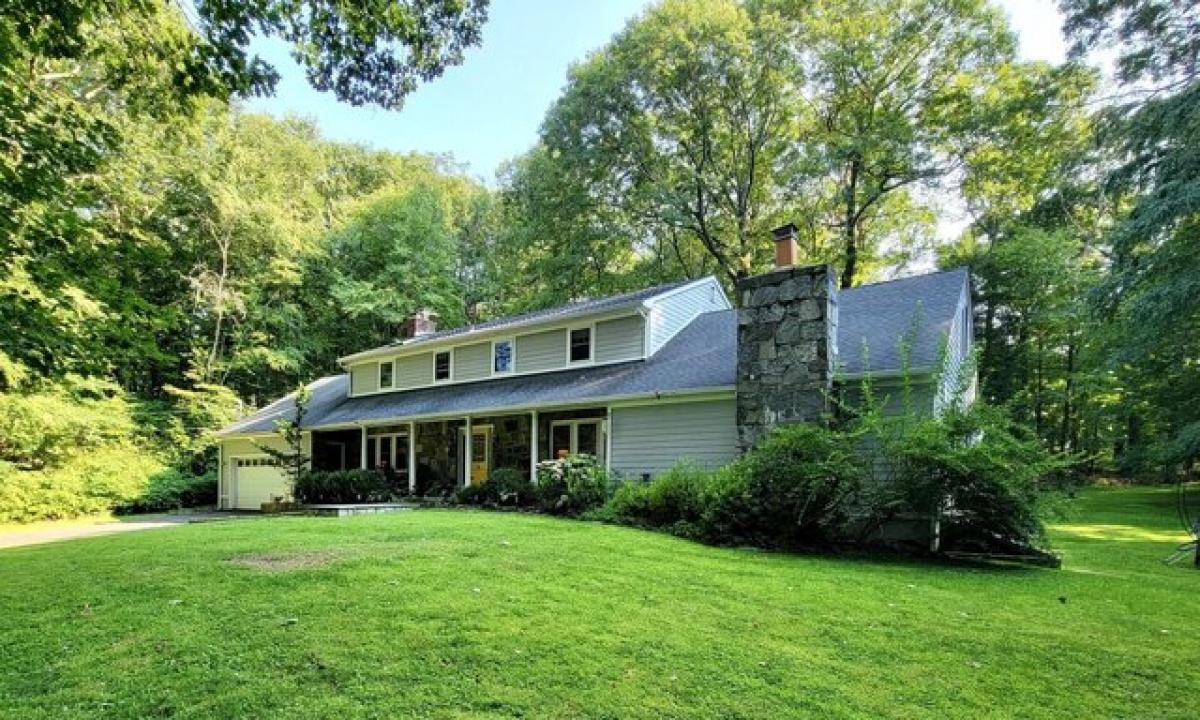 Picture of Home For Sale in Ridgefield, Connecticut, United States