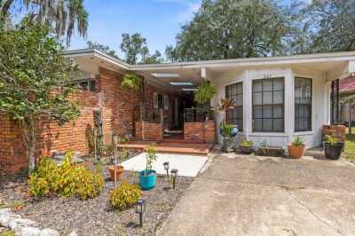 Home For Sale in Valparaiso, Florida