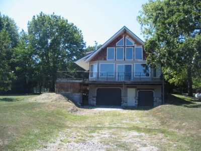 Home For Sale in Golden, Missouri