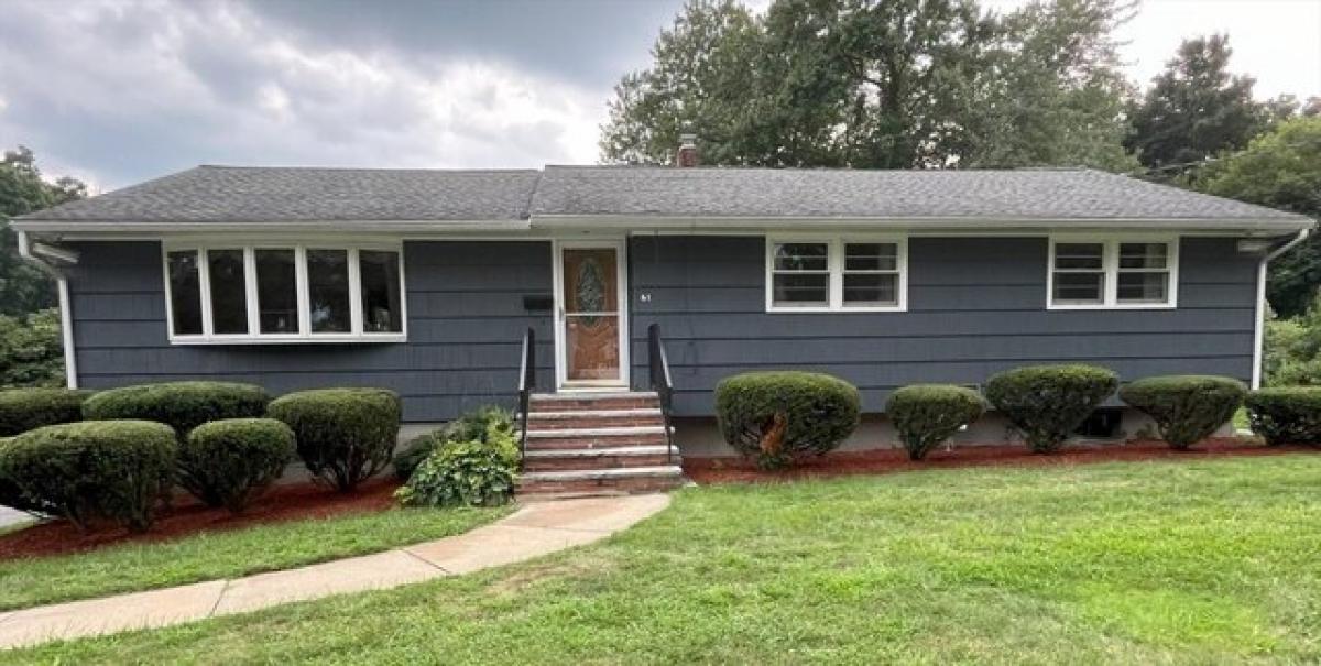 Picture of Home For Sale in Lowell, Massachusetts, United States