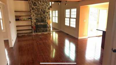 Home For Sale in Gurnee, Illinois