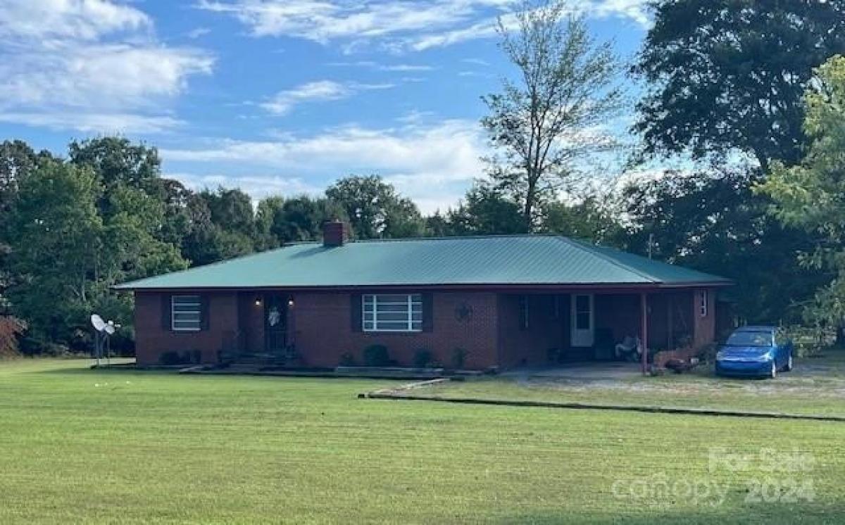 Picture of Home For Sale in Forest City, North Carolina, United States