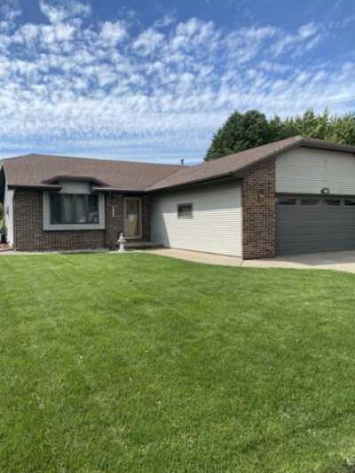 Home For Sale in Oshkosh, Wisconsin