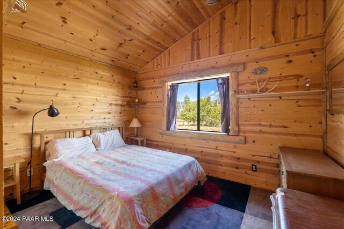 Picture of Home For Sale in Ash Fork, Arizona, United States