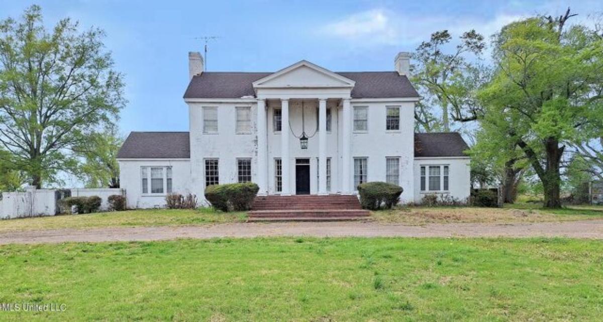 Picture of Home For Sale in Clarksdale, Mississippi, United States