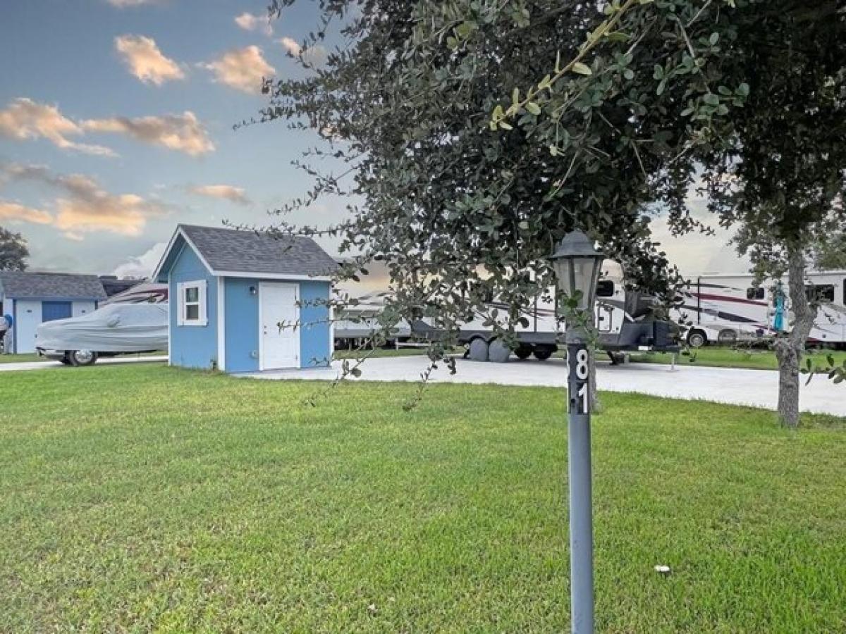 Picture of Residential Land For Sale in Rockport, Texas, United States