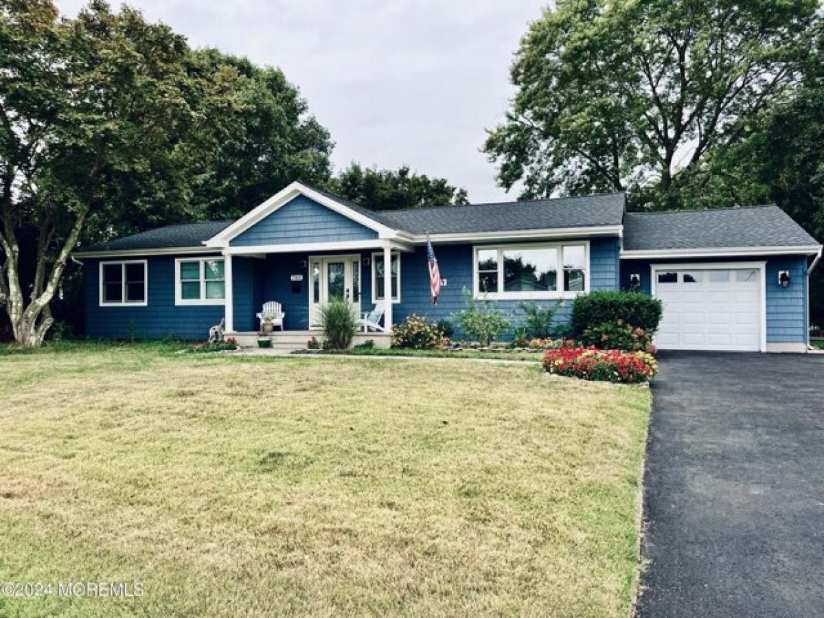 Picture of Home For Sale in Brick, New Jersey, United States