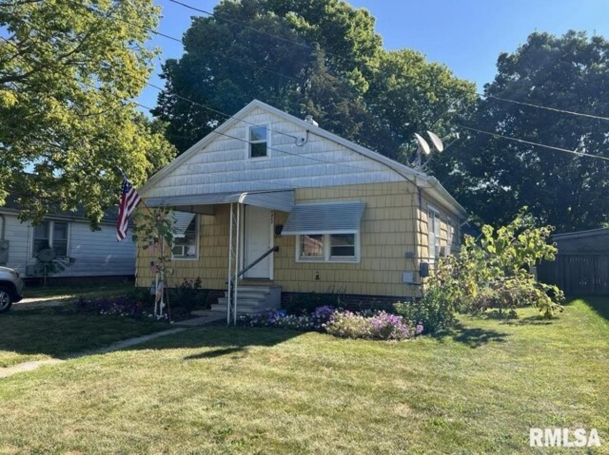 Picture of Home For Sale in Macomb, Illinois, United States