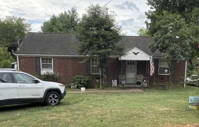 Home For Sale in Hendersonville, Tennessee