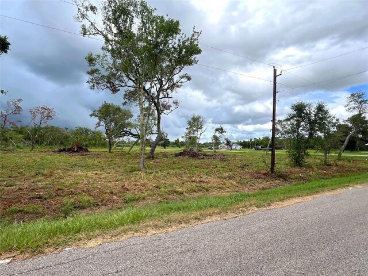 Picture of Residential Land For Sale in Brazoria, Texas, United States