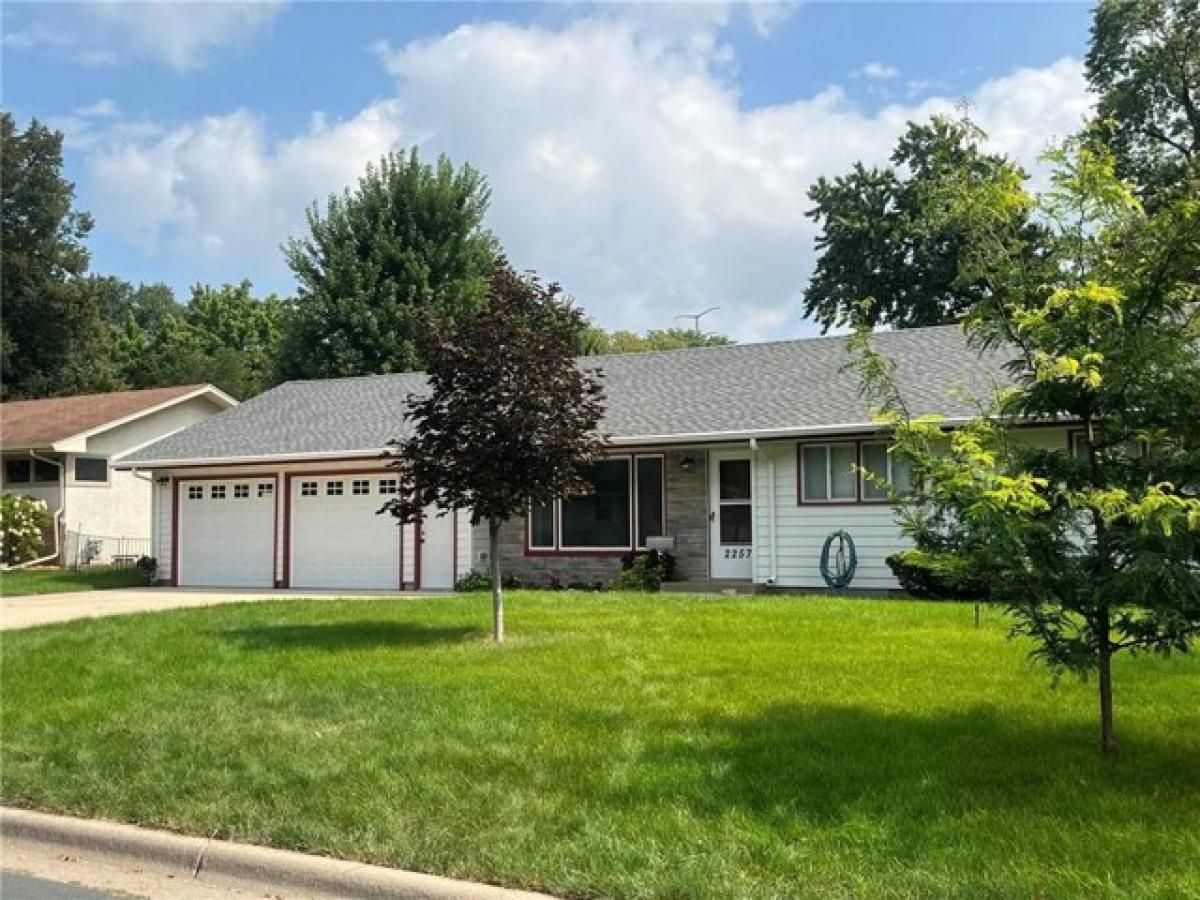 Picture of Home For Sale in New Brighton, Minnesota, United States