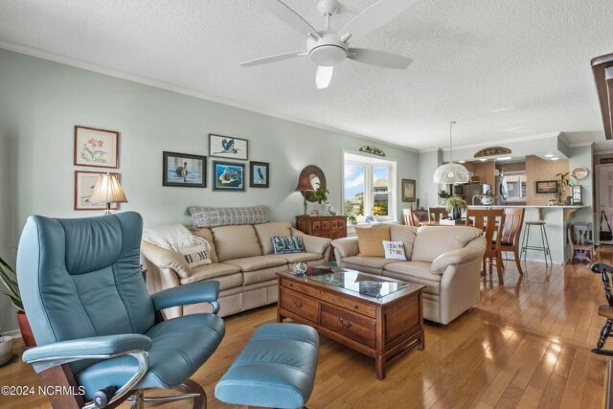 Picture of Home For Sale in Carolina Beach, North Carolina, United States