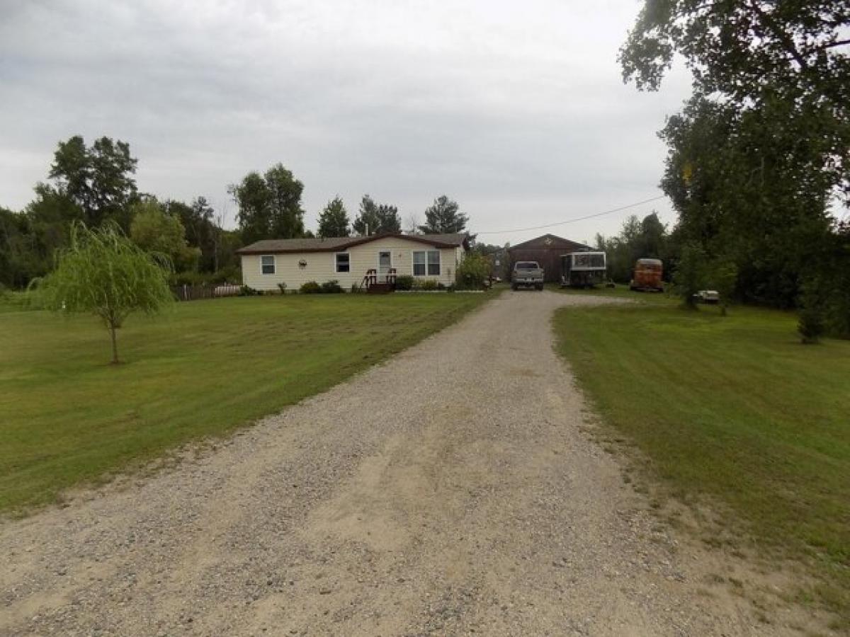 Picture of Home For Sale in Gladwin, Michigan, United States