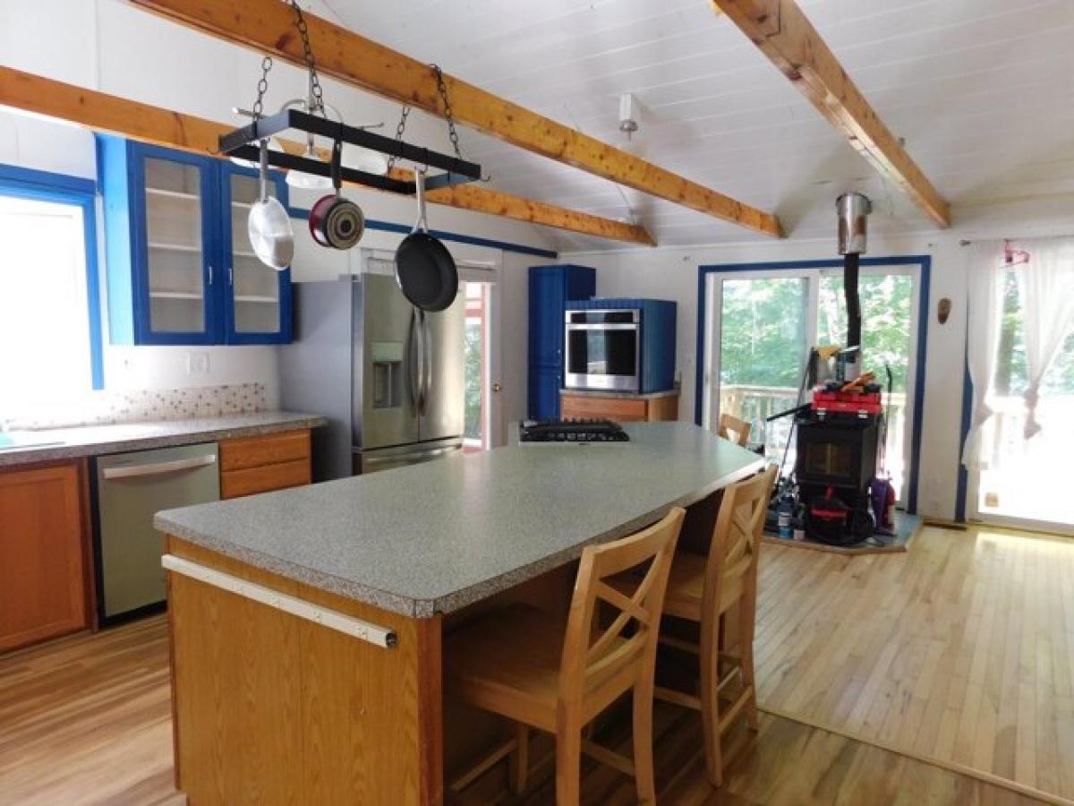 Picture of Home For Sale in Winthrop, Maine, United States