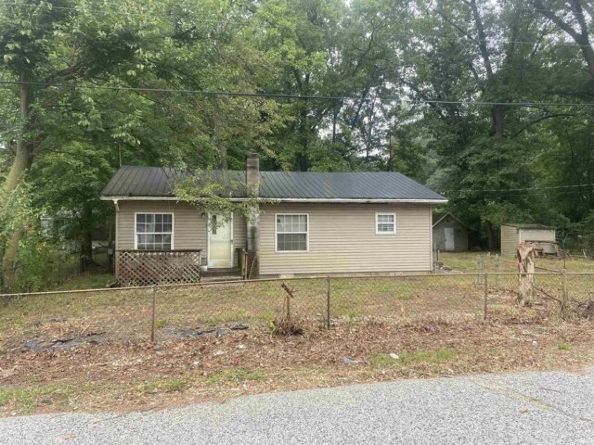 Picture of Home For Sale in Albion, Indiana, United States