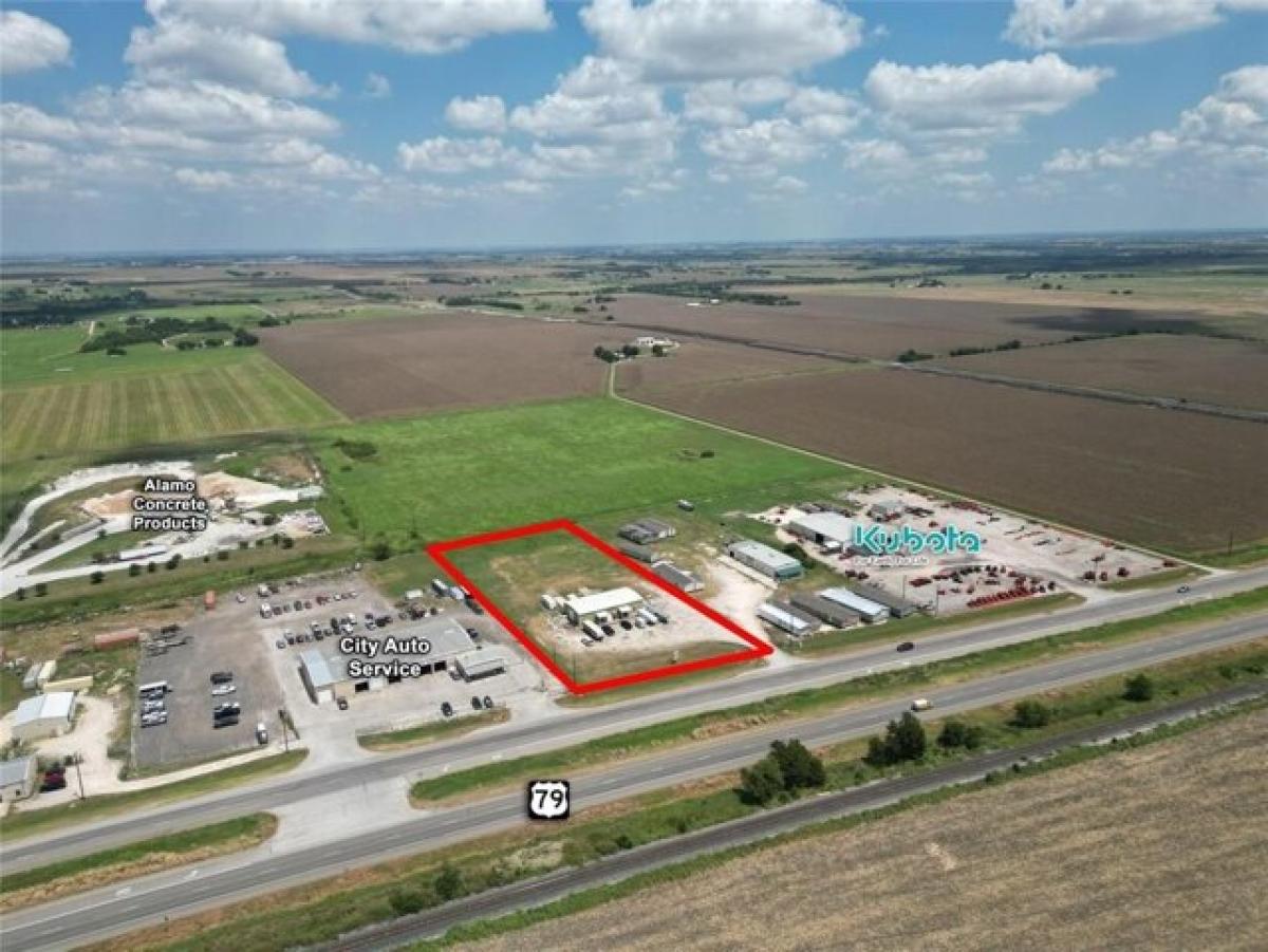 Picture of Residential Land For Sale in Taylor, Texas, United States