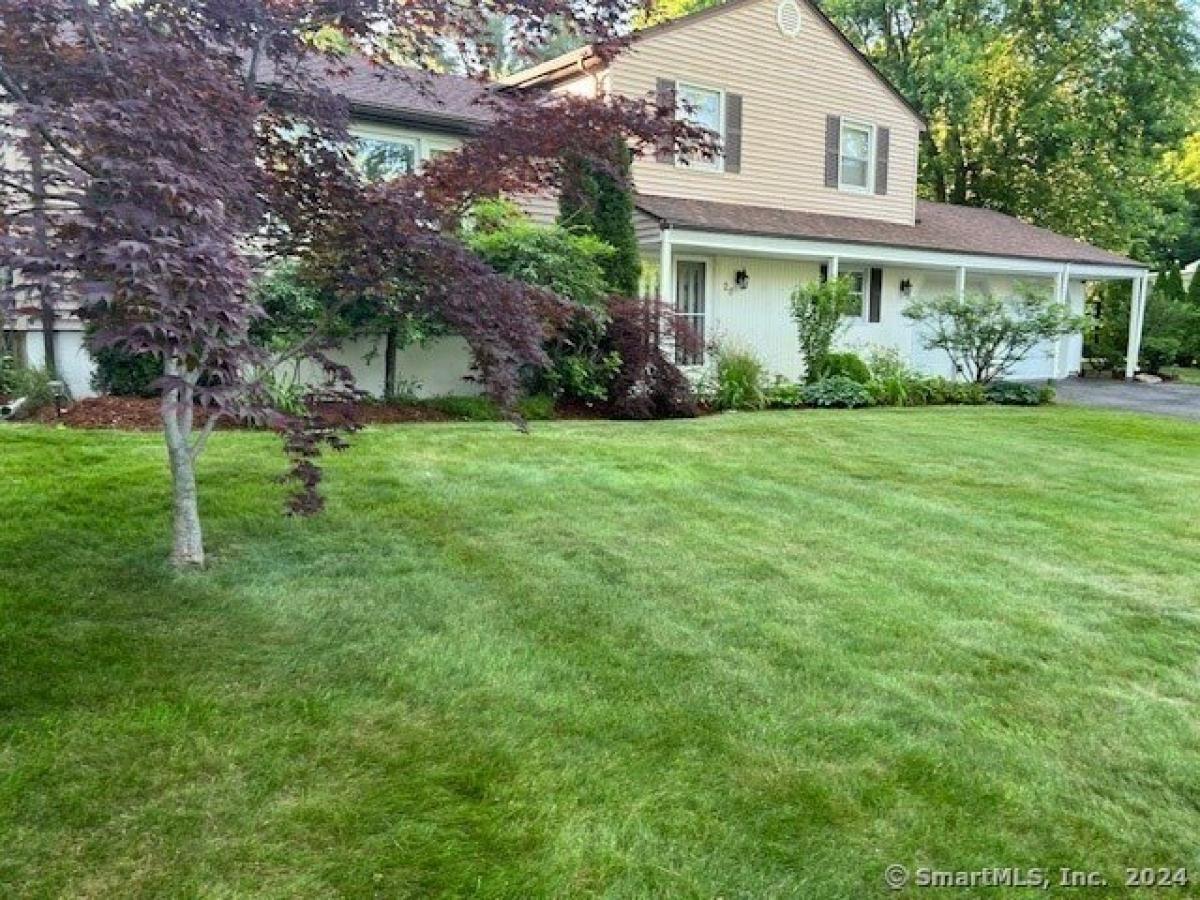 Picture of Home For Sale in Windsor, Connecticut, United States