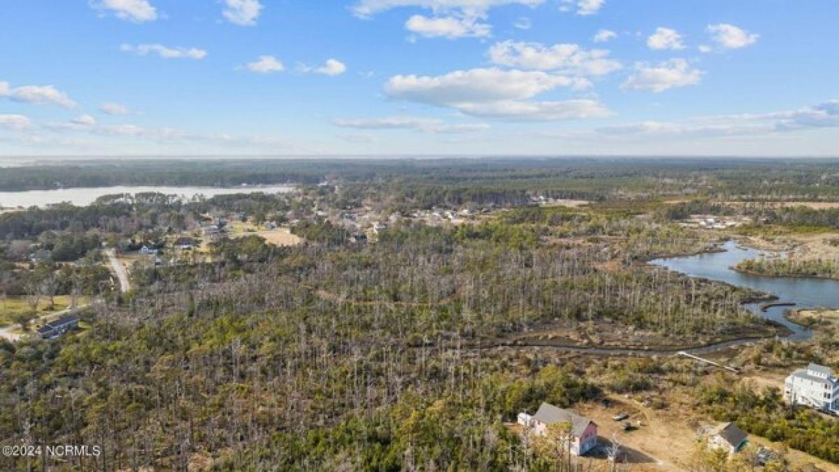 Picture of Residential Land For Sale in Marshallberg, North Carolina, United States