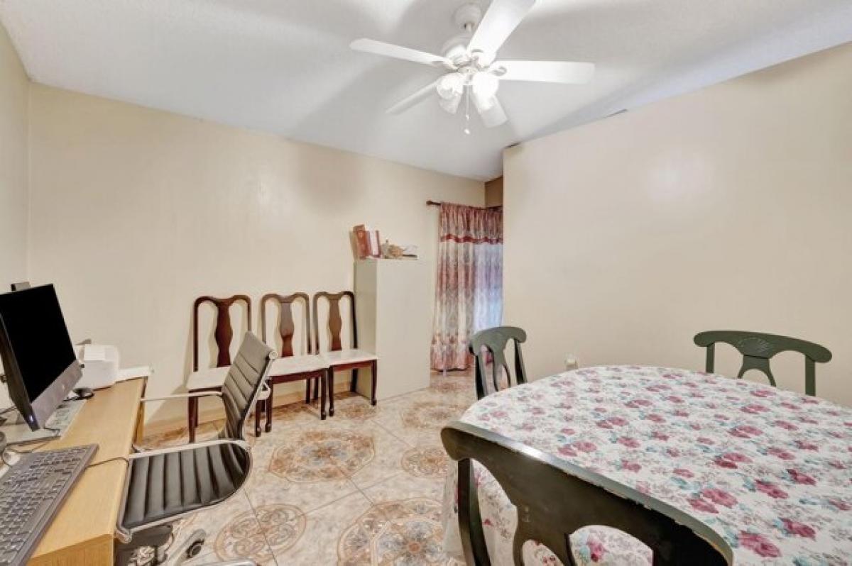 Picture of Home For Sale in Lauderhill, Florida, United States