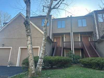 Home For Sale in Wayne, New Jersey