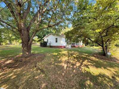 Home For Sale in Cowpens, South Carolina