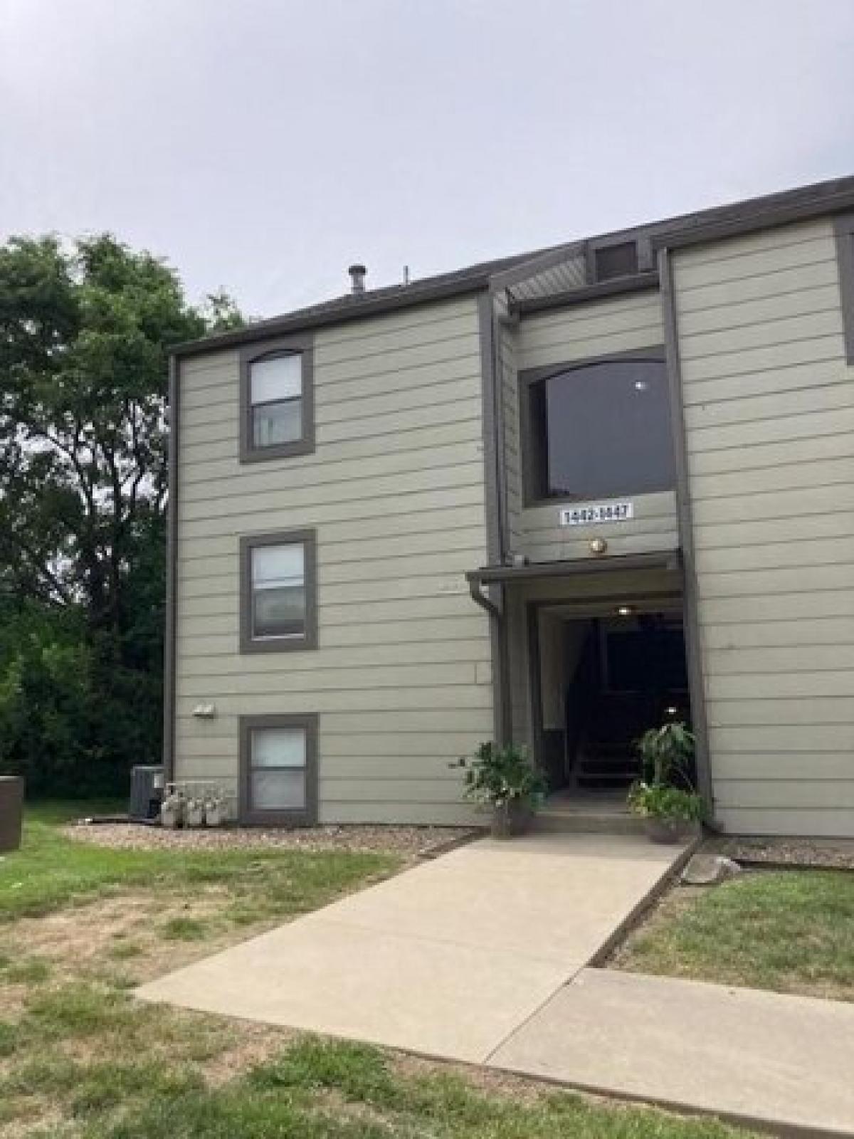 Picture of Home For Sale in Lawrence, Kansas, United States