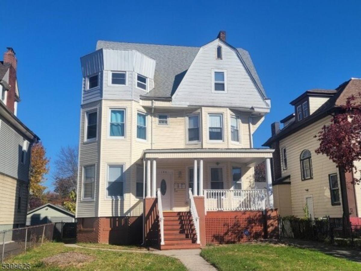 Picture of Home For Sale in East Orange, New Jersey, United States