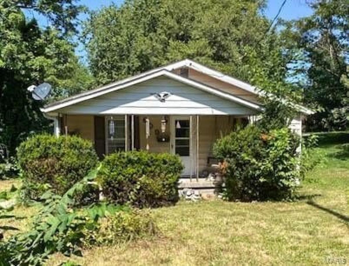 Picture of Home For Sale in Jerseyville, Illinois, United States