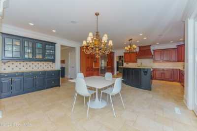 Home For Sale in Niskayuna, New York