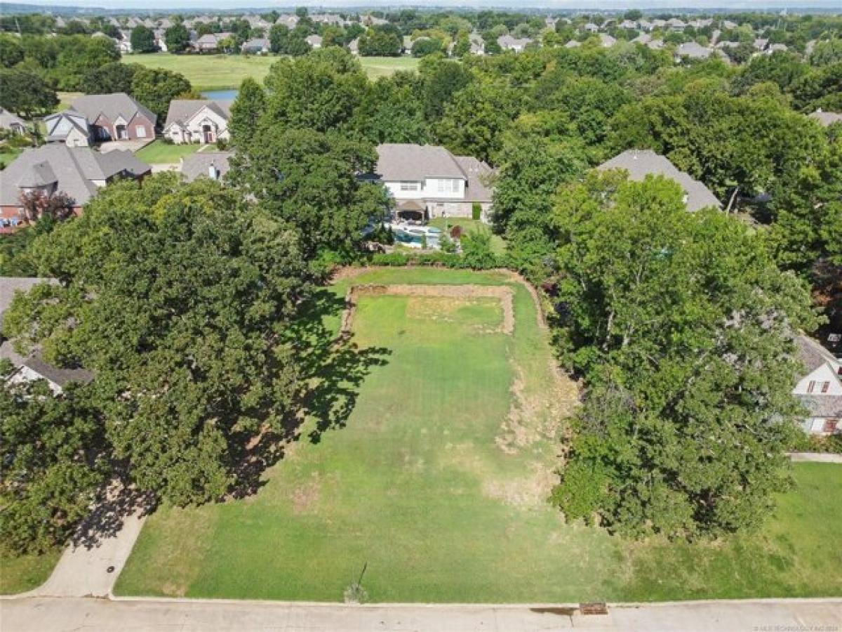 Picture of Residential Land For Sale in Bixby, Oklahoma, United States