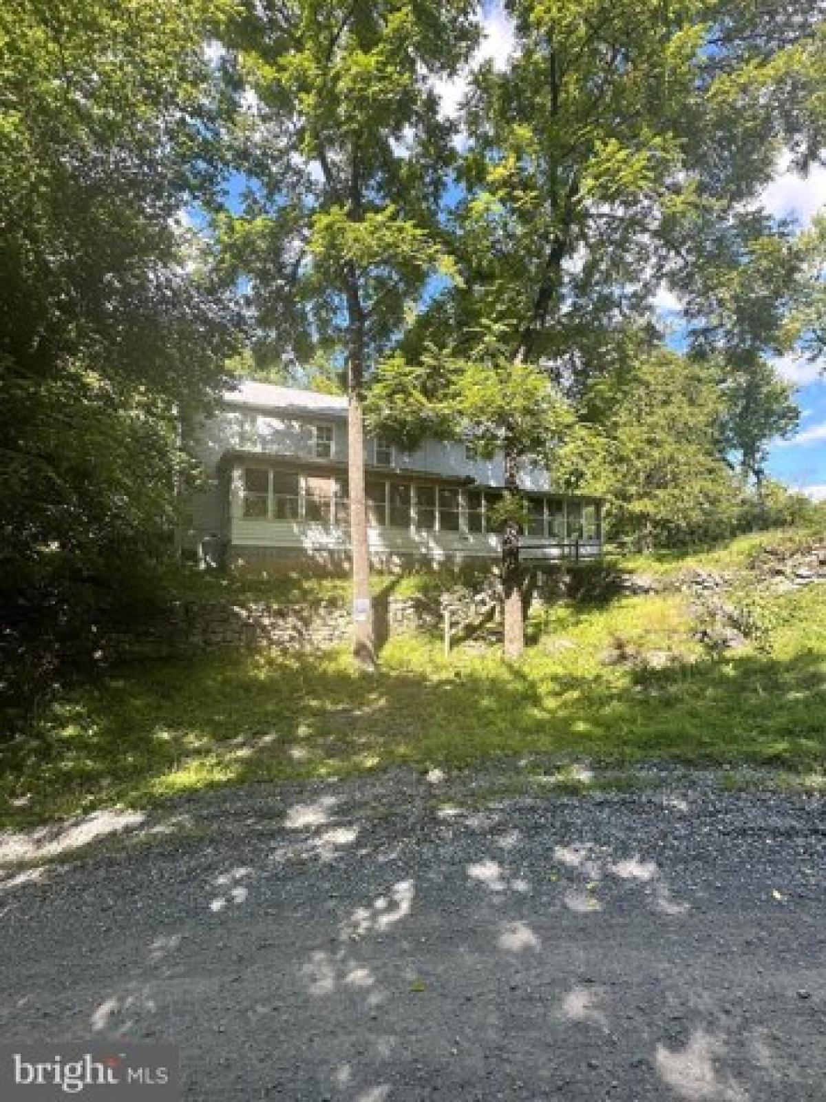 Picture of Home For Sale in Shepherdstown, West Virginia, United States