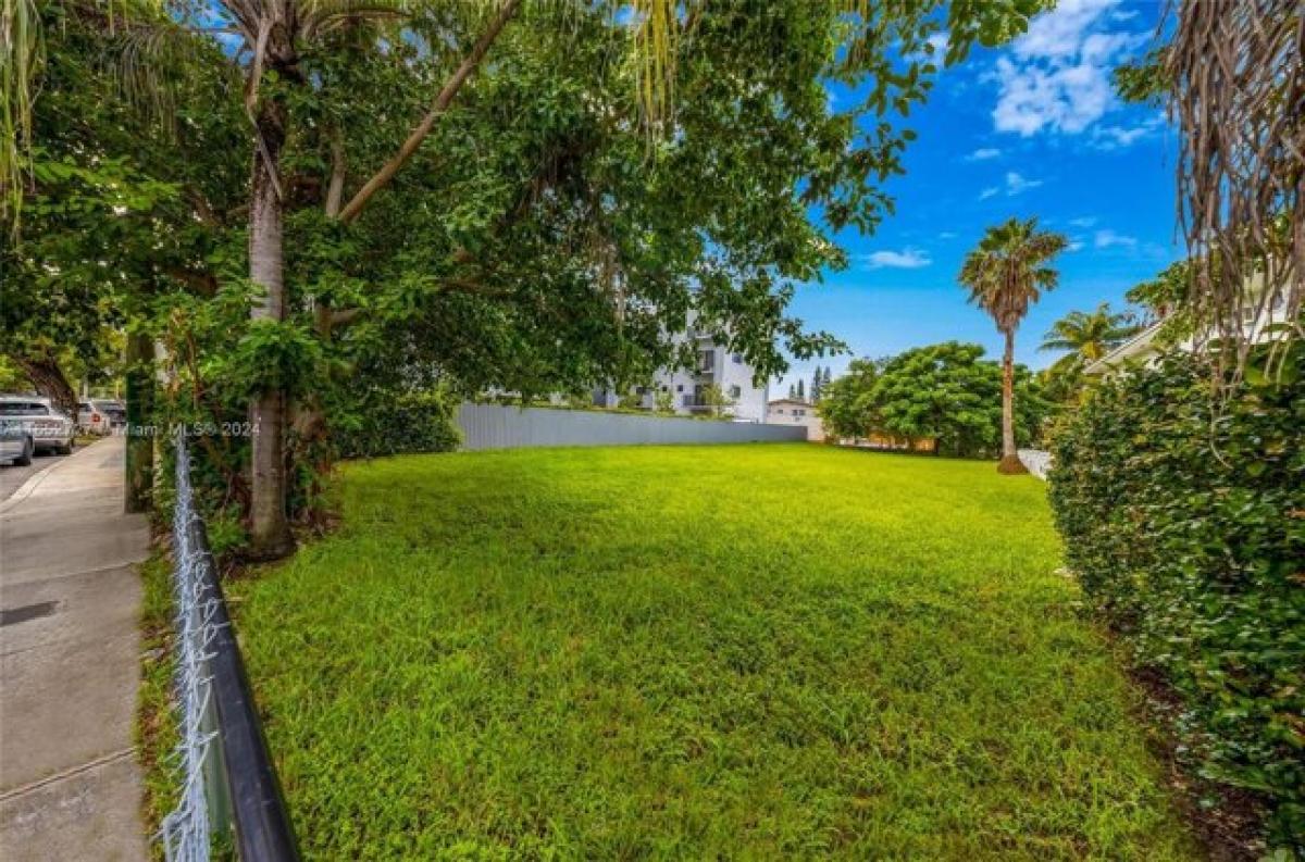 Picture of Residential Land For Sale in Miami, Florida, United States