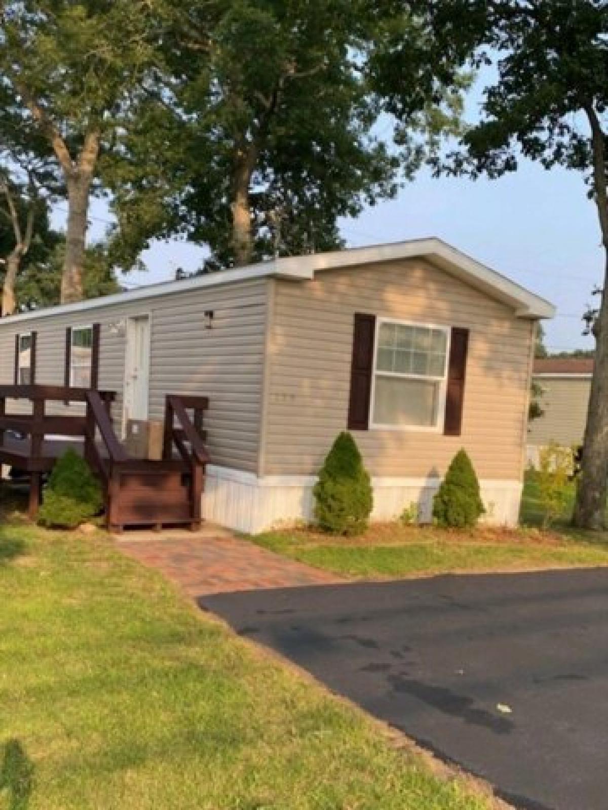 Picture of Home For Sale in Taunton, Massachusetts, United States