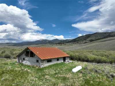 Home For Sale in Polaris, Montana